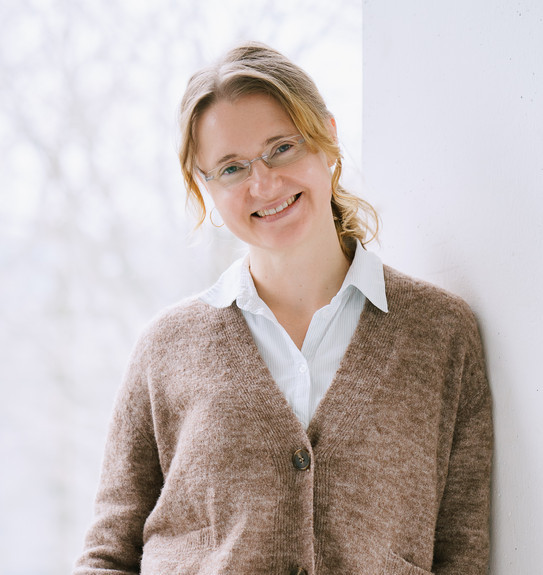 Portrait photo of Anna Dumke